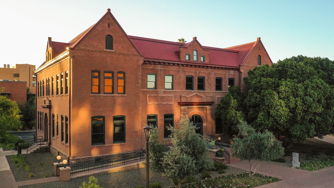 Photo of Old Main building on ASU Tempe campus 